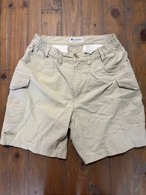 Columbia Men's Light Khaki Cargo Shorts